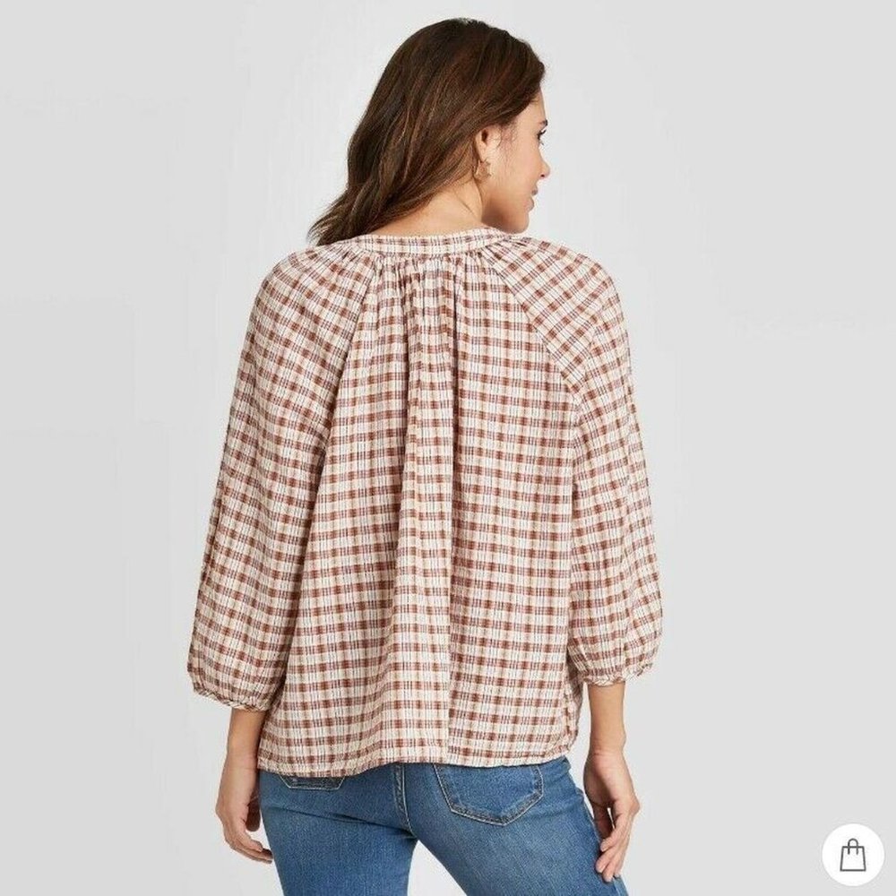 Women's Long Sleeve V-Neck Shirt Universal Thread - Picture 2 of 4
